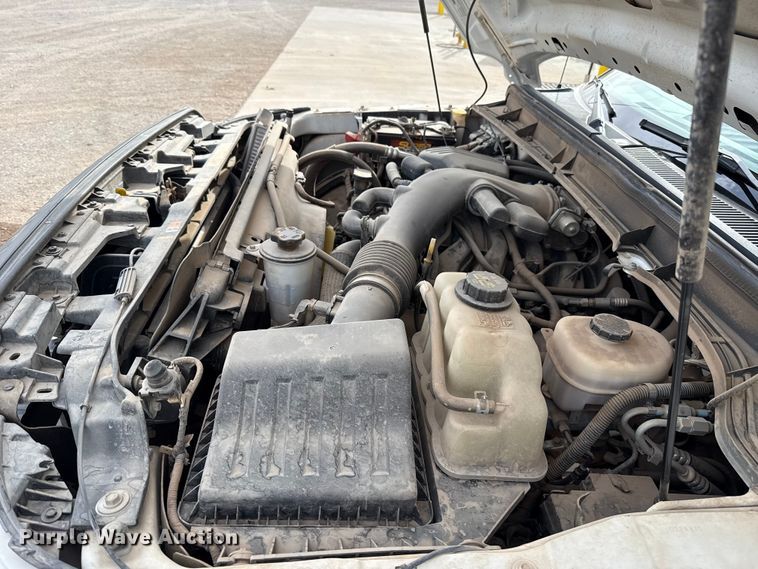 image for item ES5711 2011 Ford F550 Super Duty XL flatbed truck