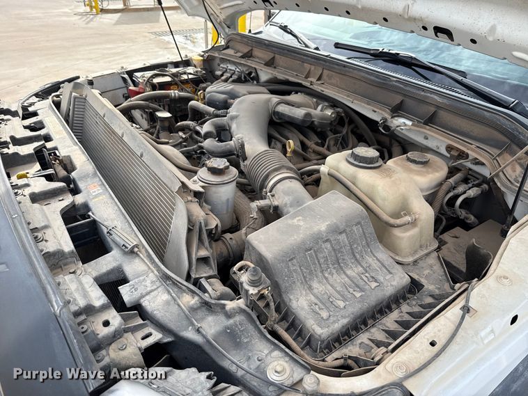 image for item ES5711 2011 Ford F550 Super Duty XL flatbed truck