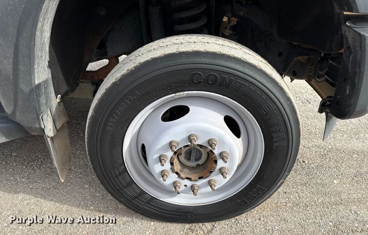 image for item ES5711 2011 Ford F550 Super Duty XL flatbed truck