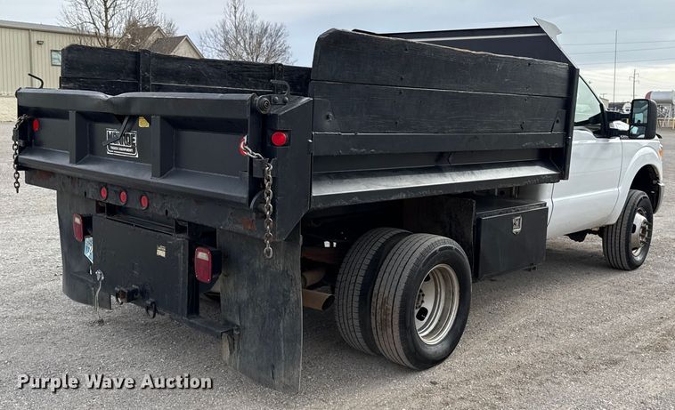 image for item ES5712 2011 Ford F350 Super Duty XL dump bed pickup truck