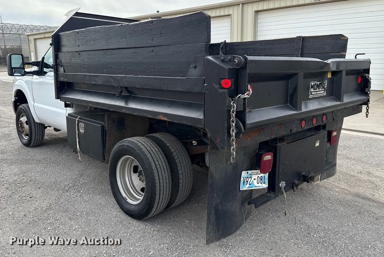 image for item ES5712 2011 Ford F350 Super Duty XL dump bed pickup truck