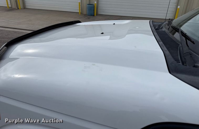 image for item ES5712 2011 Ford F350 Super Duty XL dump bed pickup truck