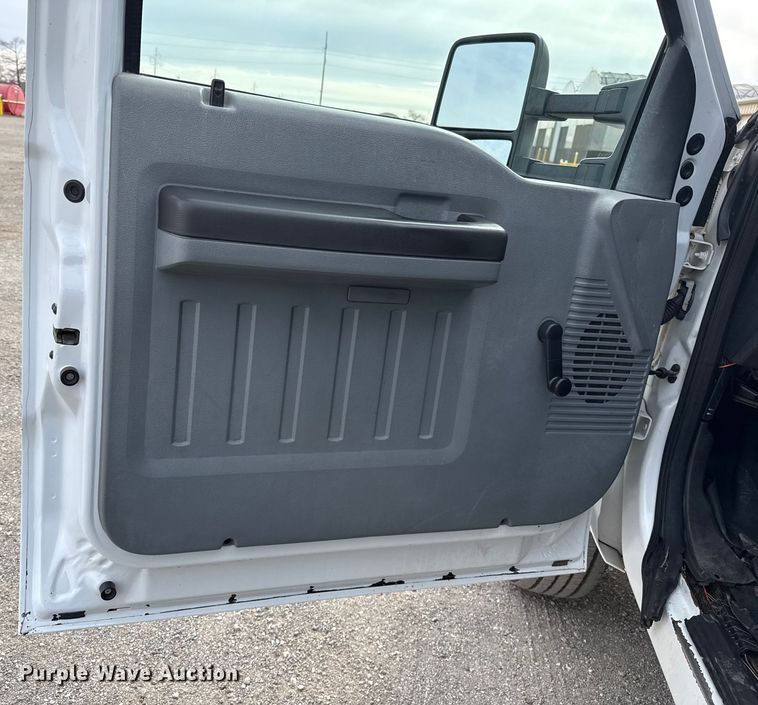 image for item ES5712 2011 Ford F350 Super Duty XL dump bed pickup truck