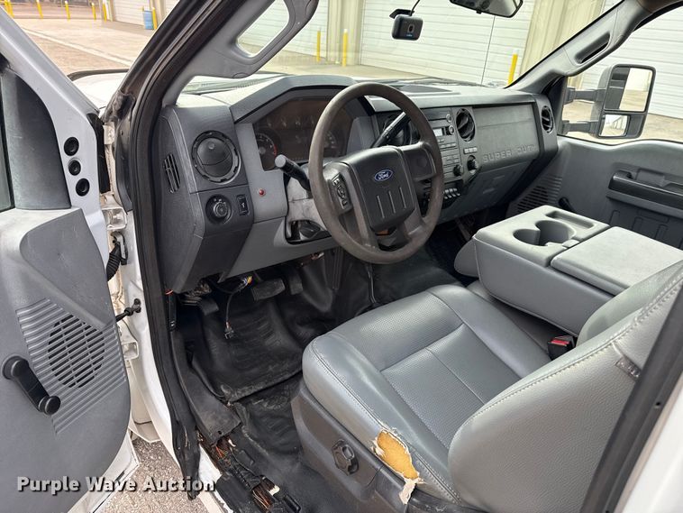 image for item ES5712 2011 Ford F350 Super Duty XL dump bed pickup truck