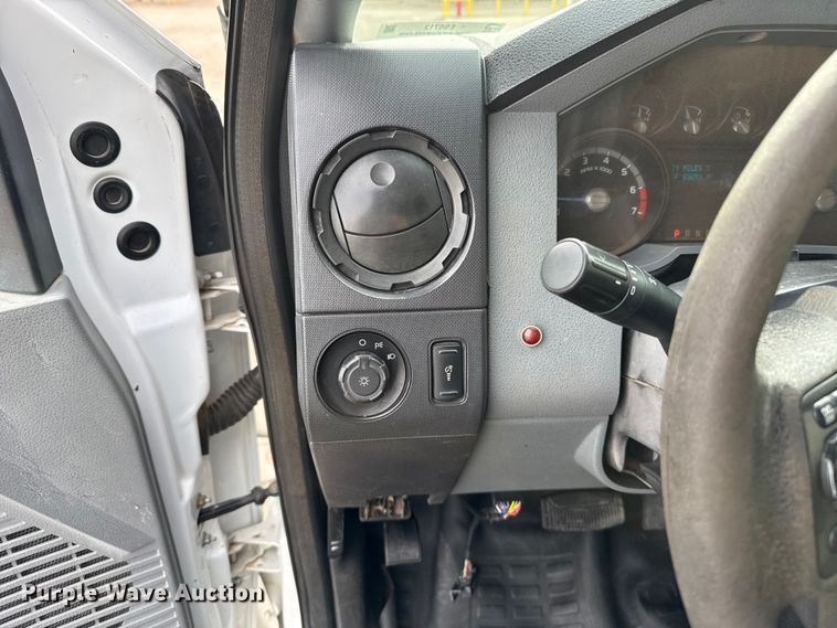 image for item ES5712 2011 Ford F350 Super Duty XL dump bed pickup truck