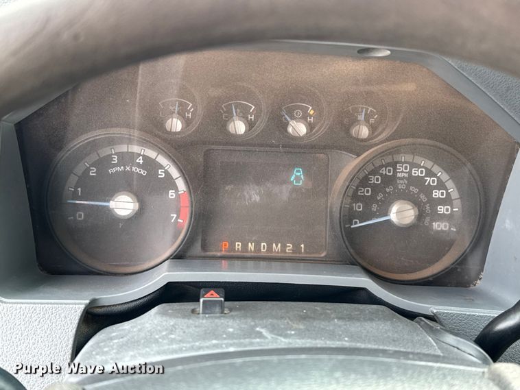 image for item ES5712 2011 Ford F350 Super Duty XL dump bed pickup truck