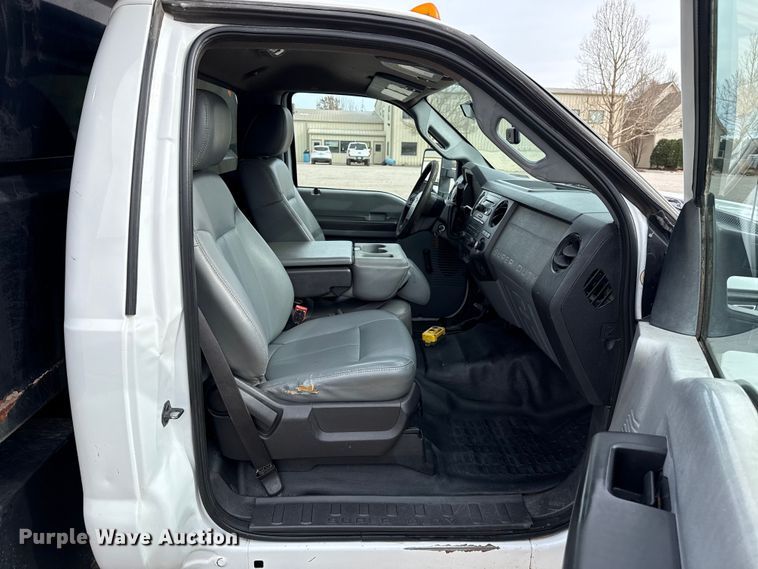 image for item ES5712 2011 Ford F350 Super Duty XL dump bed pickup truck