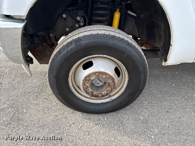 image for item ES5712 2011 Ford F350 Super Duty XL dump bed pickup truck