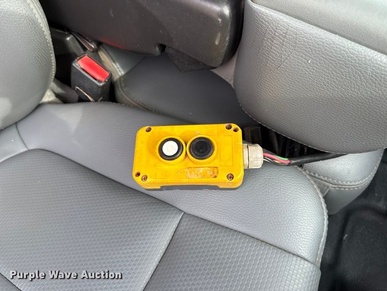 image for item ES5713 2012 Ford F350 Super Duty XL dump bed pickup truck