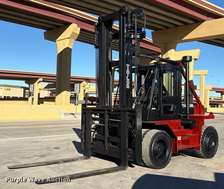 image for item ES8509 2001 Taylor TX180 forklift