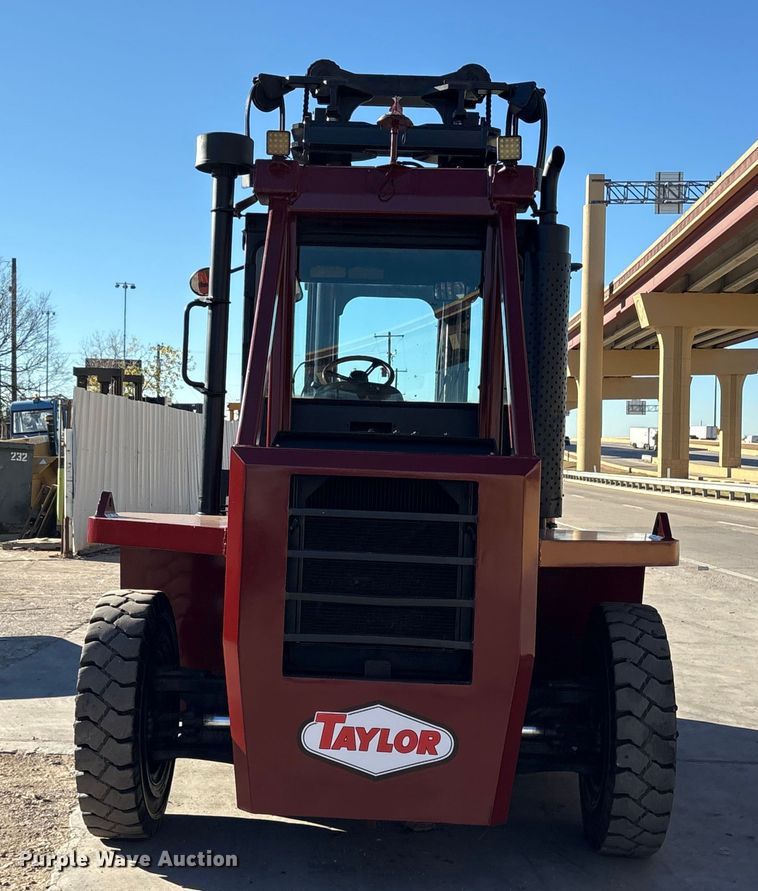 image for item ES8509 2001 Taylor TX180 forklift