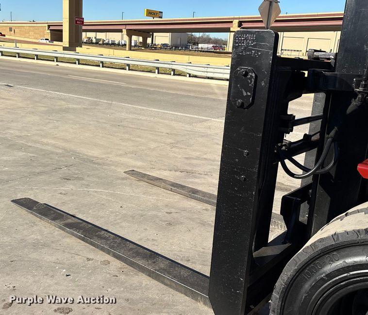 image for item ES8509 2001 Taylor TX180 forklift