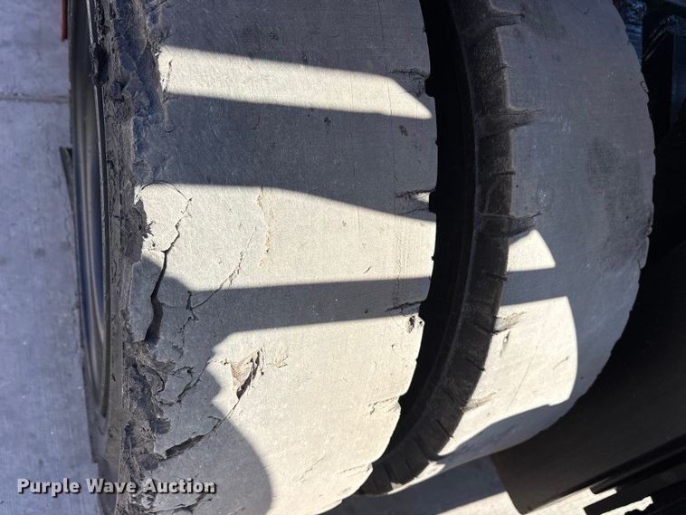 image for item ES8509 2001 Taylor TX180 forklift