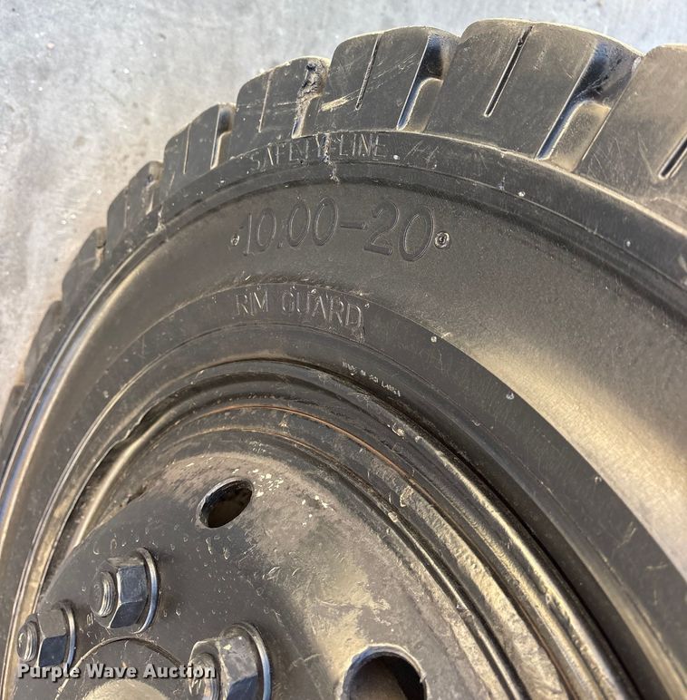 image for item ES8509 2001 Taylor TX180 forklift