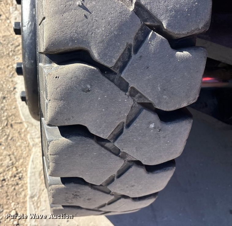 image for item ES8509 2001 Taylor TX180 forklift