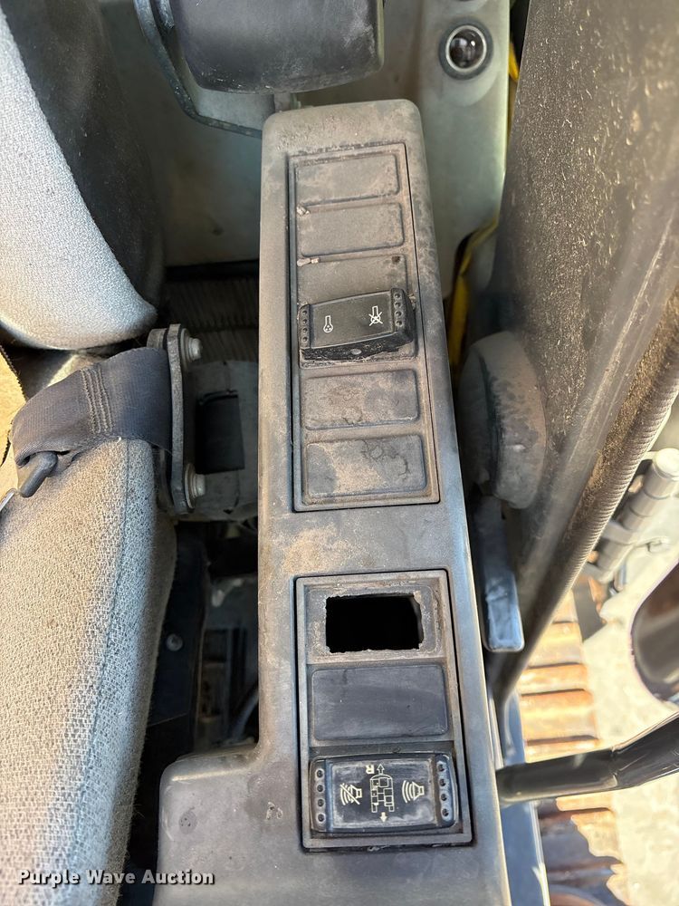 image for item ES8510 2012 Hitachi Zaxis 120-3 excavator