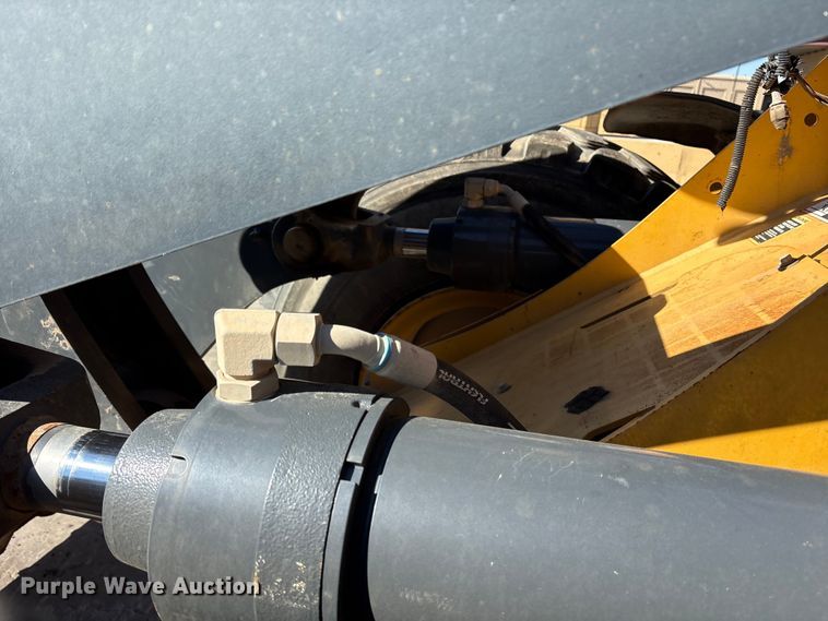 image for item ES8511 2012 John Deere 644K wheel loader