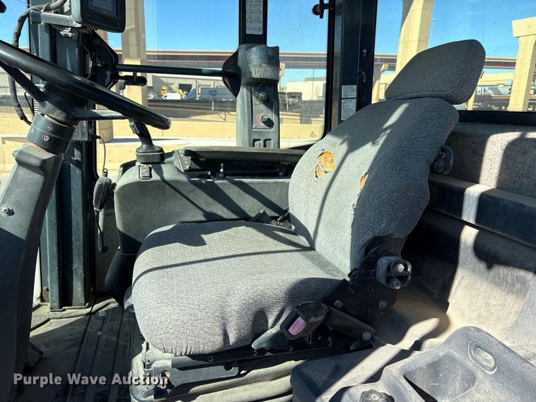 image for item ES8511 2012 John Deere 644K wheel loader