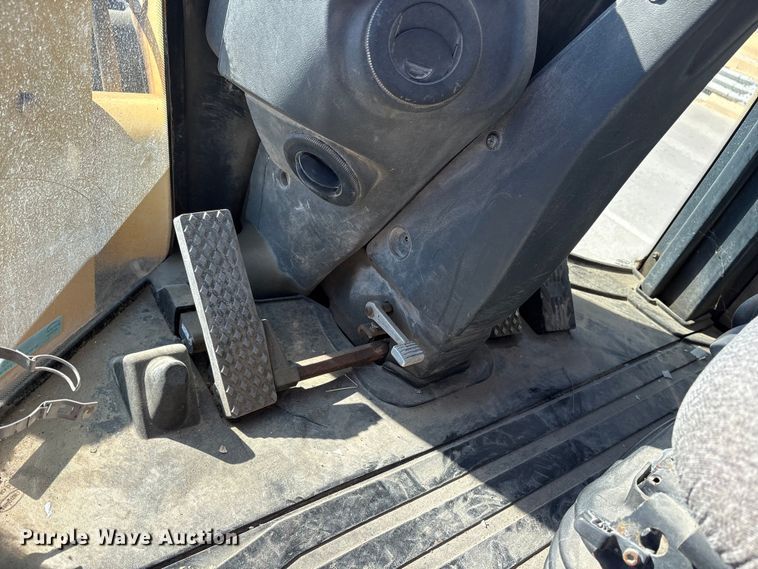 image for item ES8511 2012 John Deere 644K wheel loader