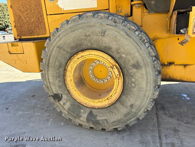 image for item ES8511 2012 John Deere 644K wheel loader