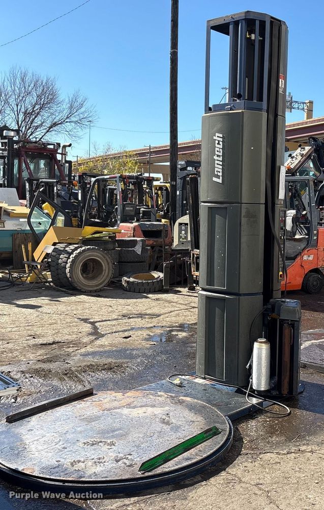 image for item ES8513 Lantech Q300 pallet wrap machine