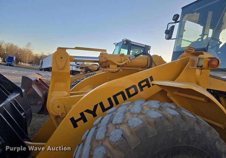image for item ET1154 2007 Hyundai HL760-7A wheel loader