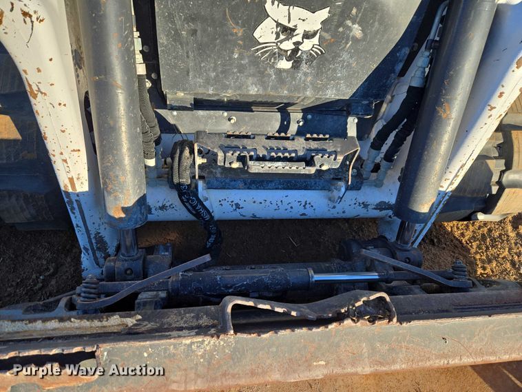 image for item ET1162 2021 Bobcat T76 tracked skid steer loader