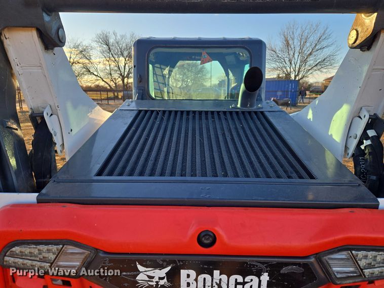 image for item ET1162 2021 Bobcat T76 tracked skid steer loader