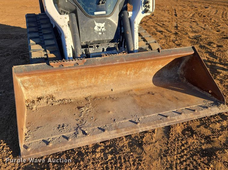 image for item ET1162 2021 Bobcat T76 tracked skid steer loader