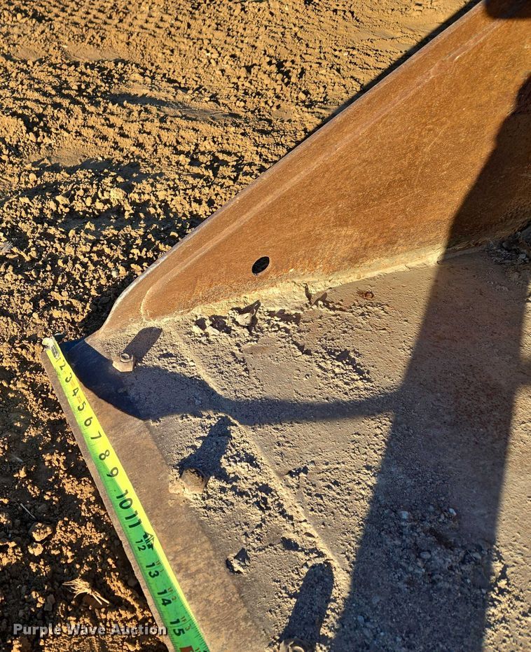 image for item ET1162 2021 Bobcat T76 tracked skid steer loader