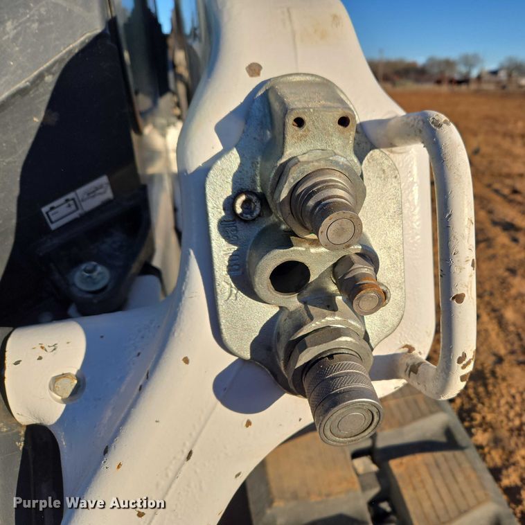 image for item ET1162 2021 Bobcat T76 tracked skid steer loader