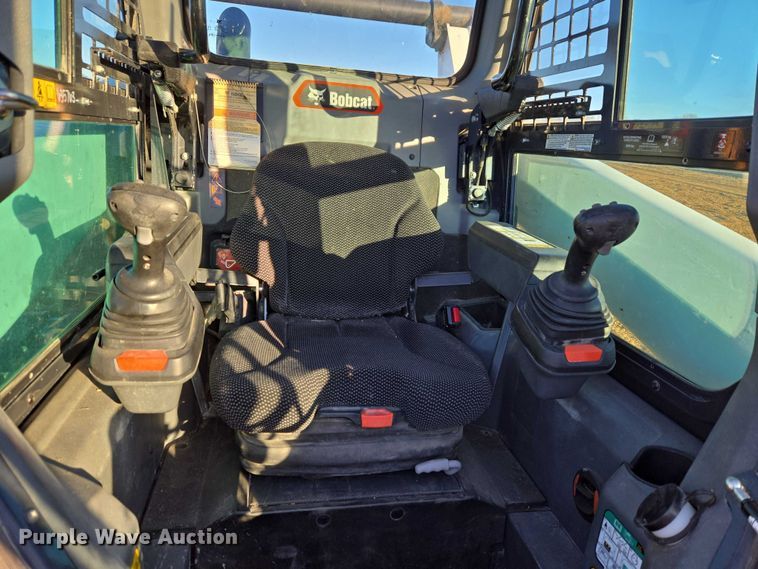 image for item ET1162 2021 Bobcat T76 tracked skid steer loader