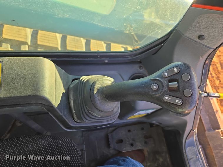 image for item ET1162 2021 Bobcat T76 tracked skid steer loader