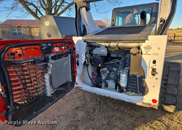 image for item ET1162 2021 Bobcat T76 tracked skid steer loader