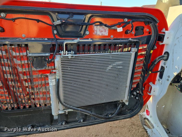 image for item ET1162 2021 Bobcat T76 tracked skid steer loader