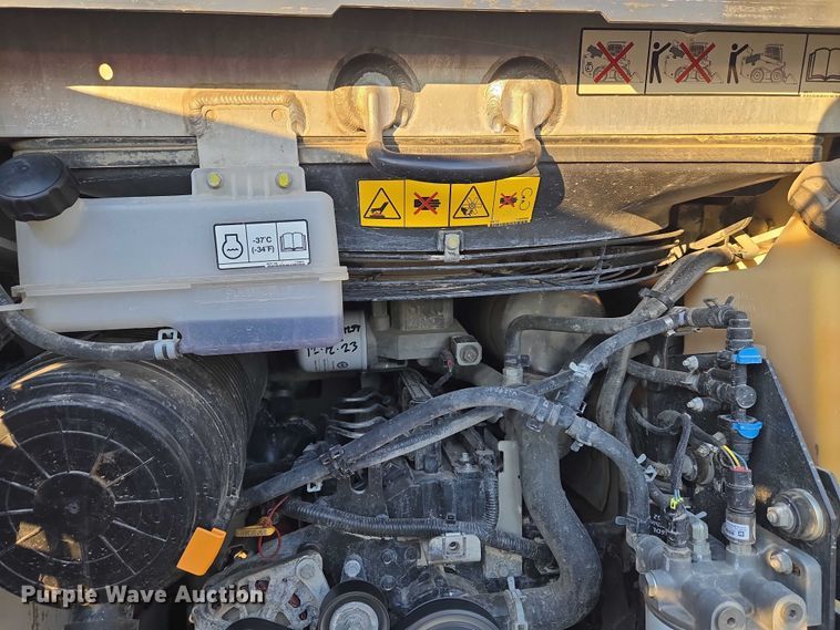 image for item ET1162 2021 Bobcat T76 tracked skid steer loader