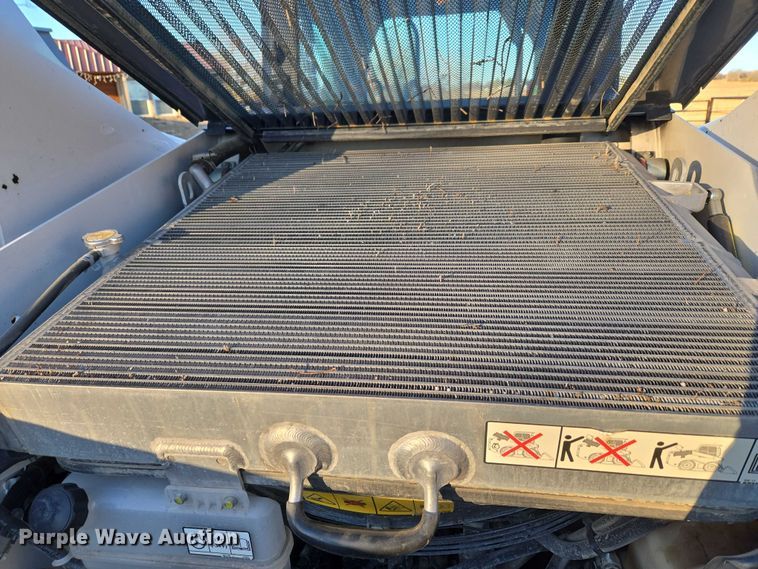 image for item ET1162 2021 Bobcat T76 tracked skid steer loader