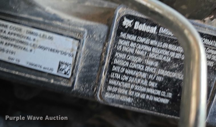 image for item ET1162 2021 Bobcat T76 tracked skid steer loader