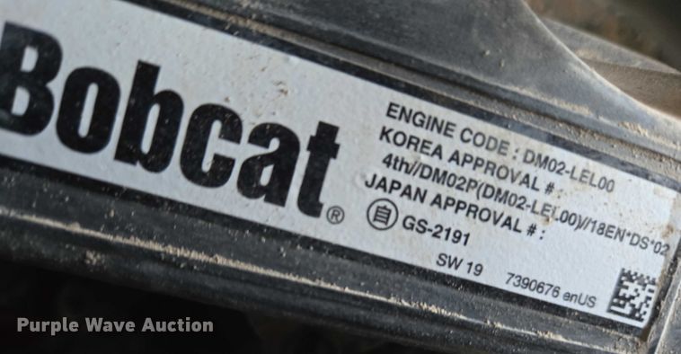 image for item ET1162 2021 Bobcat T76 tracked skid steer loader