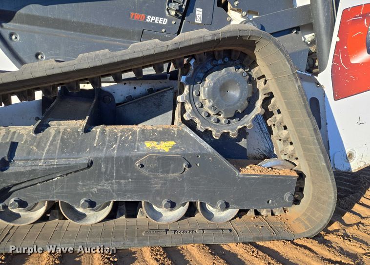 image for item ET1162 2021 Bobcat T76 tracked skid steer loader