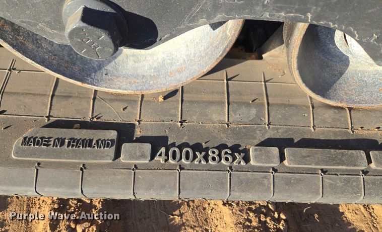 image for item ET1162 2021 Bobcat T76 tracked skid steer loader