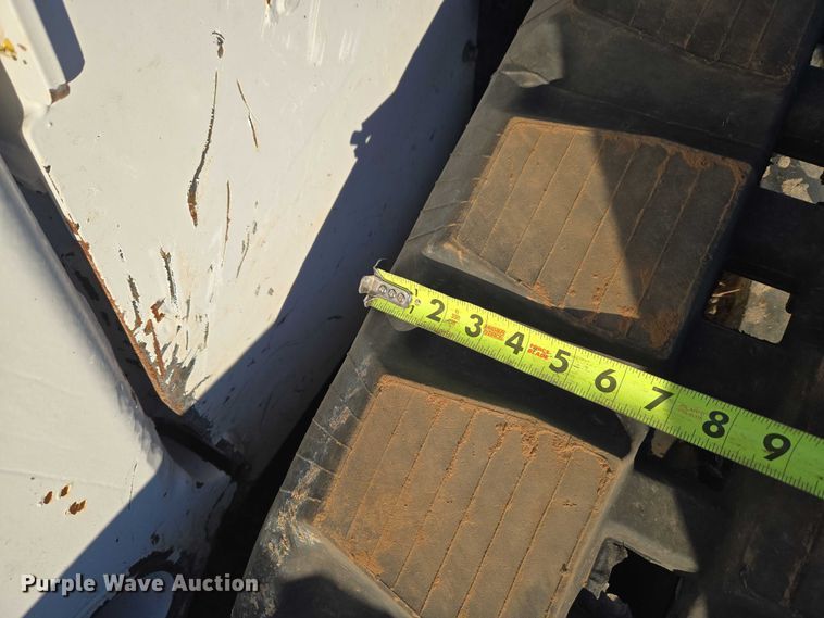 image for item ET1162 2021 Bobcat T76 tracked skid steer loader