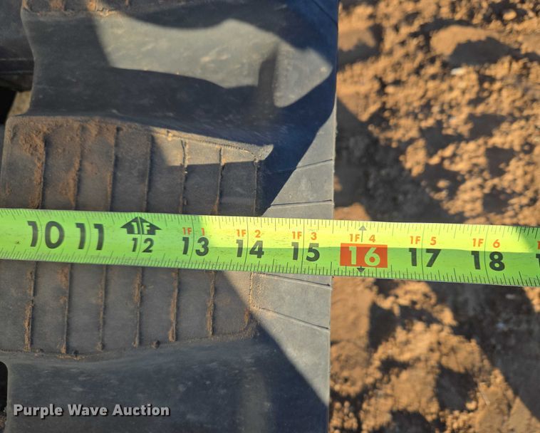 image for item ET1162 2021 Bobcat T76 tracked skid steer loader