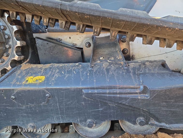 image for item ET1162 2021 Bobcat T76 tracked skid steer loader