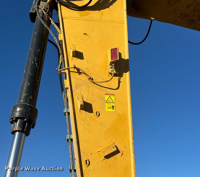 image for item ET4135 2017 Caterpillar 323FL excavator