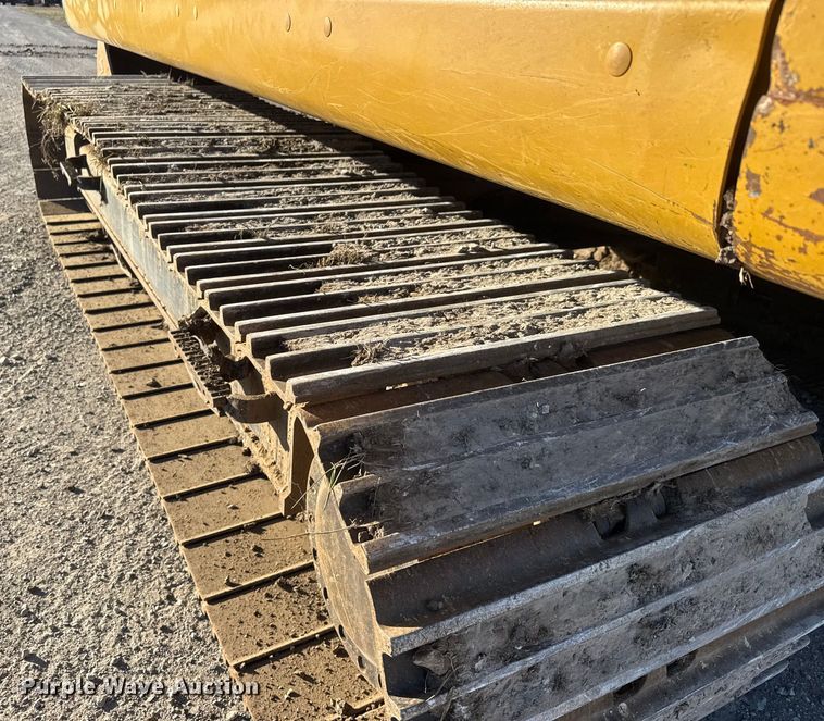 image for item ET4135 2017 Caterpillar 323FL excavator