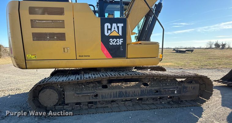 image for item ET4135 2017 Caterpillar 323FL excavator