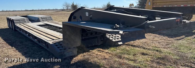 image for item ET4137 1995 Dynaweld lowboy equipment trailer