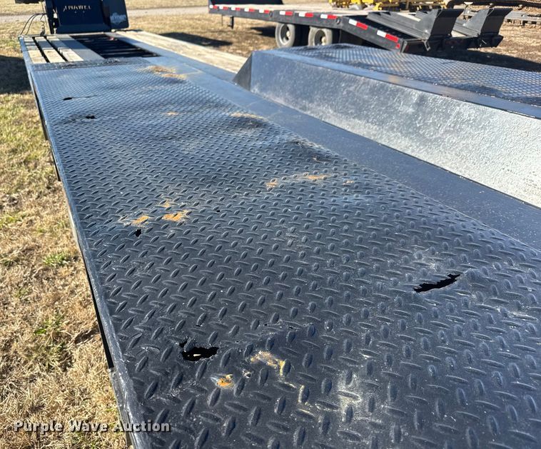 image for item ET4137 1995 Dynaweld lowboy equipment trailer