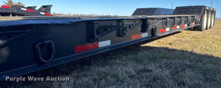 image for item ET4137 1995 Dynaweld lowboy equipment trailer